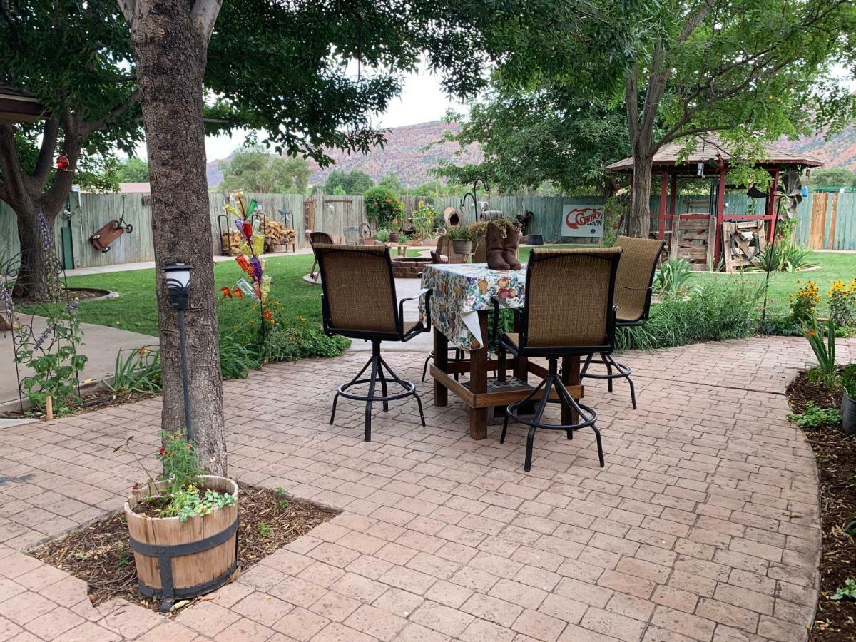 Zion'S Backyard Bed And Breakfast Colorado City Bagian luar foto